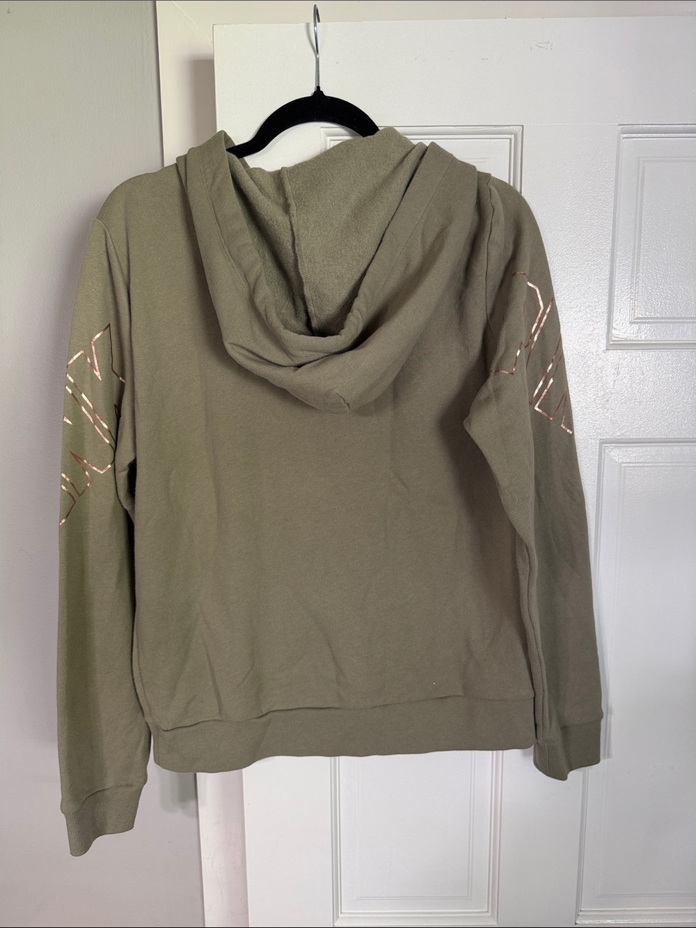Sweater Subcategory Identification - Picture 3 of 5